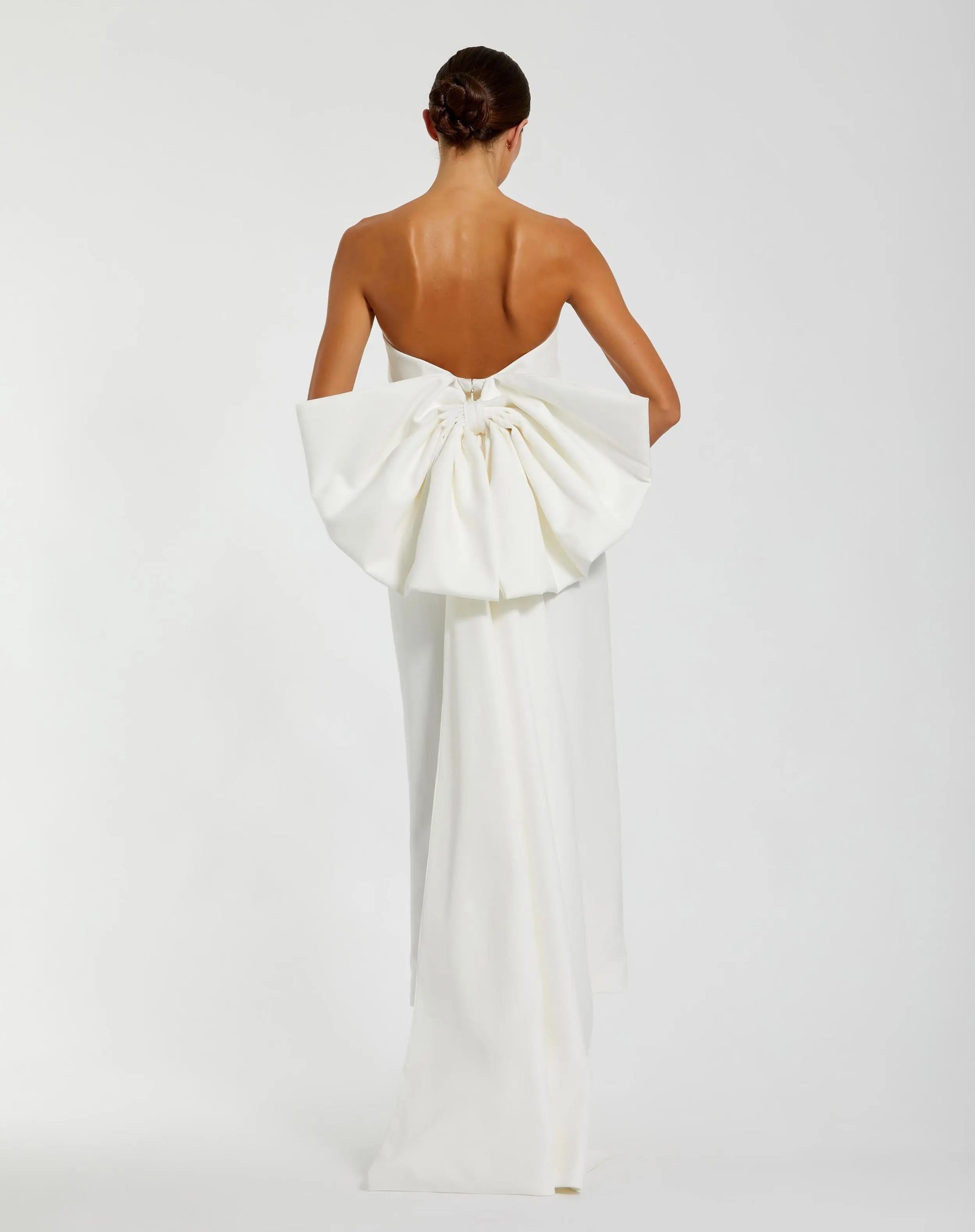White Strapless Crepe Sheath Dress with Bow - Image 3
