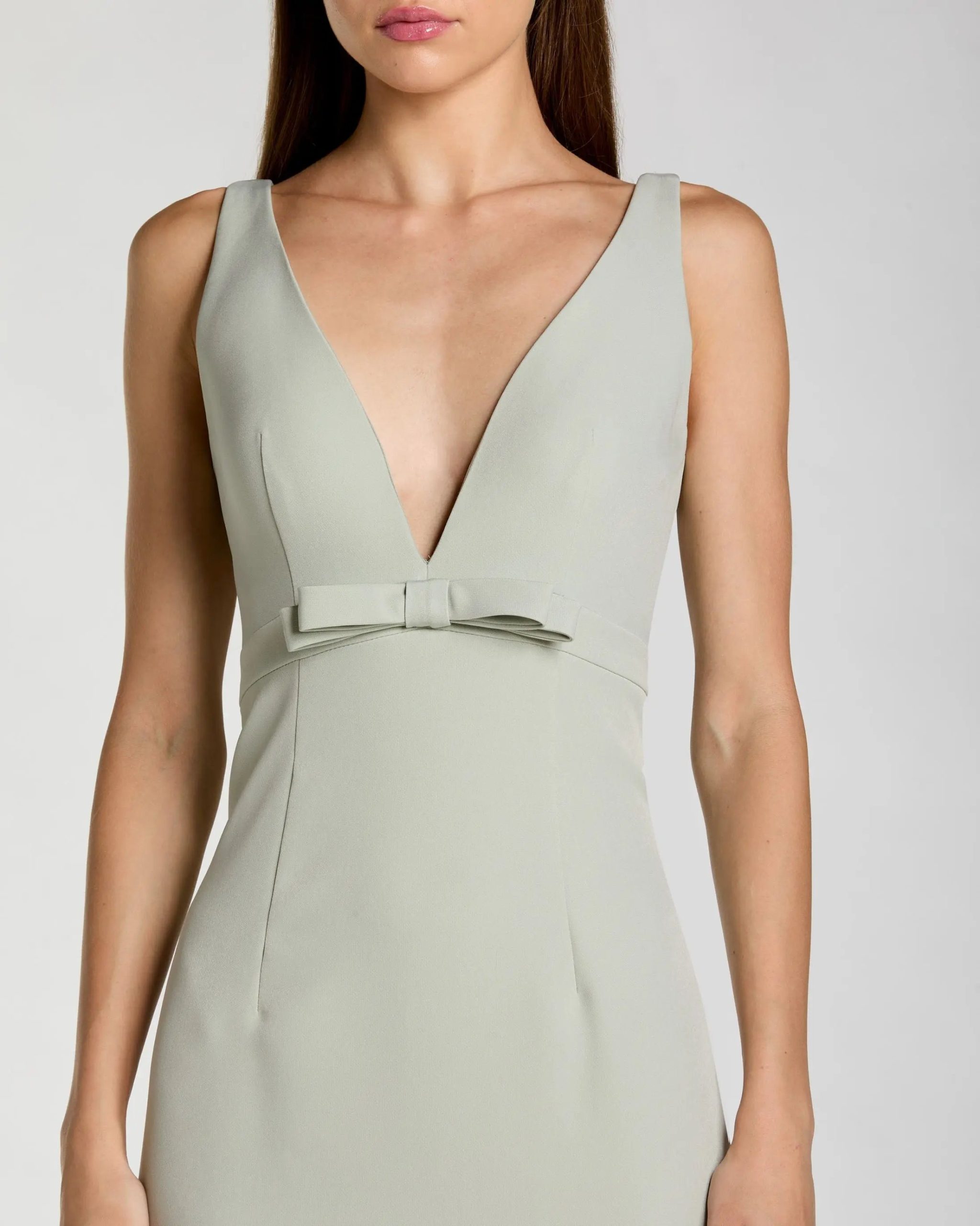 Light Green Crepe V-Neck Mermaid Gown with Bow - Image 2
