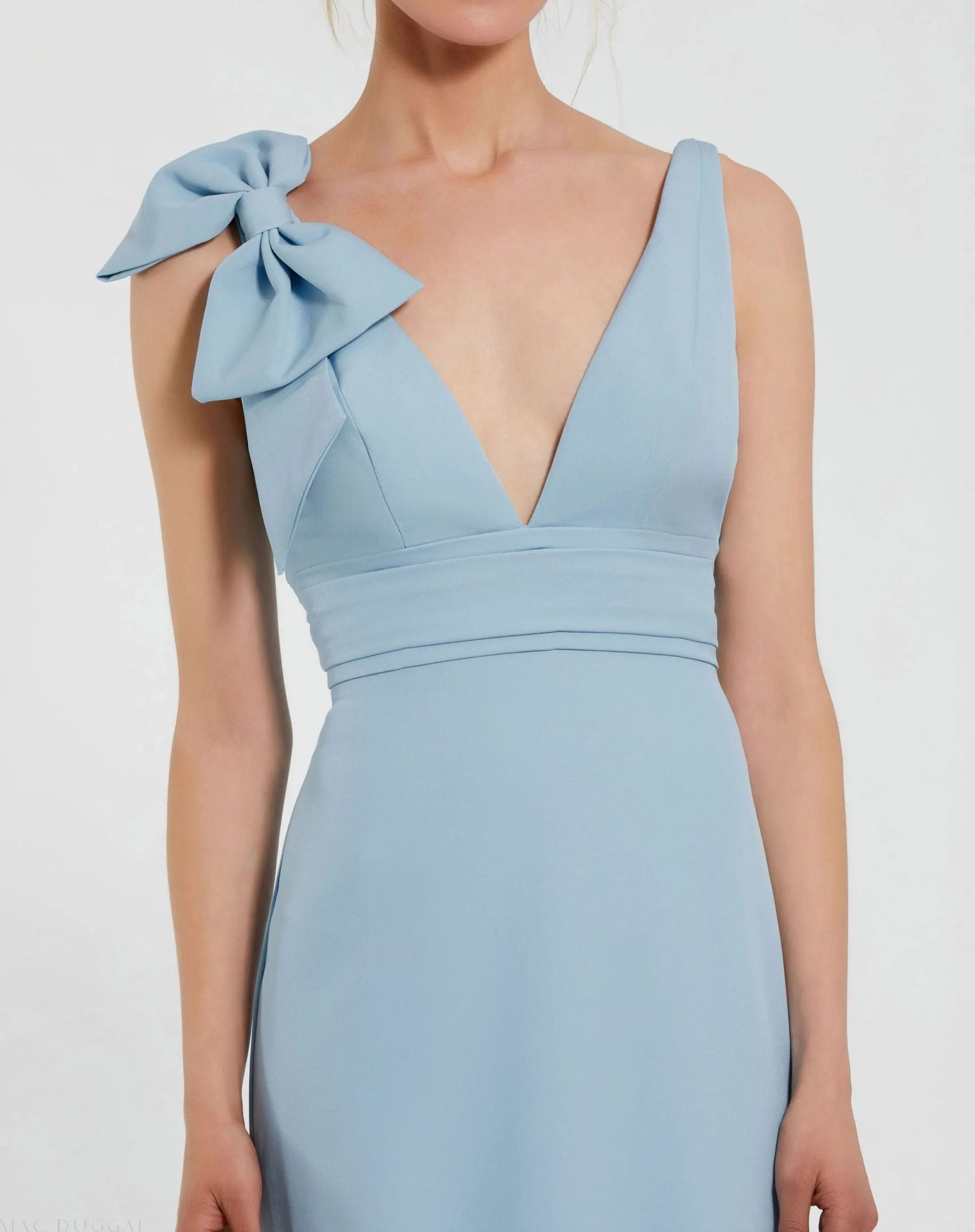 Blue Sleeveless V Neck Bow Detail Mermaid Gown - Image 2