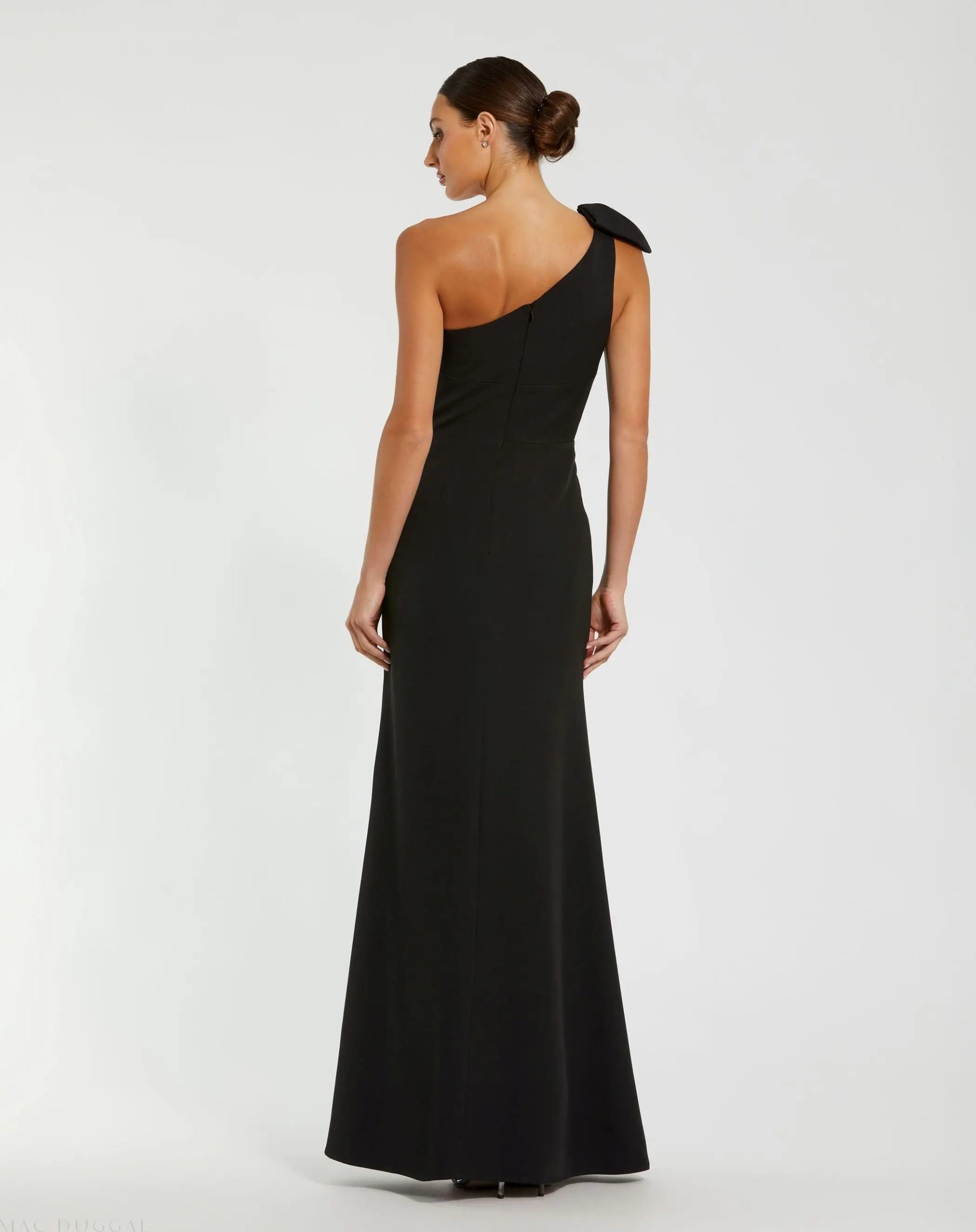Black Crepe One Shoulder Fitted Evening Gown With Bow - Image 3