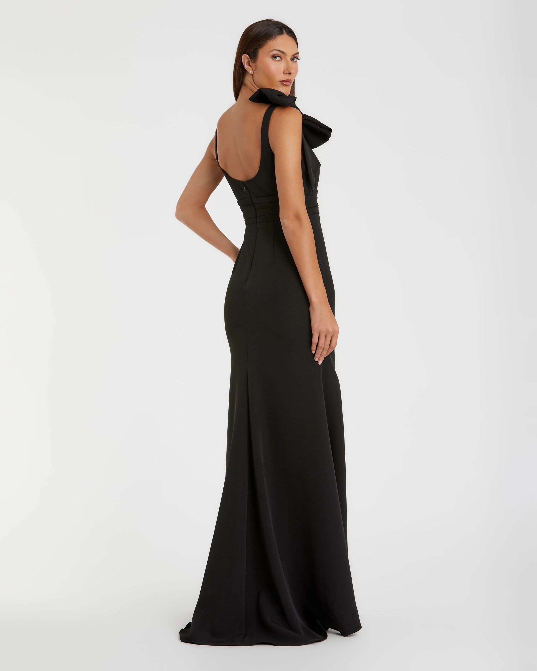 Black Scoop Neck Trumpet Gown with Bow - Image 3