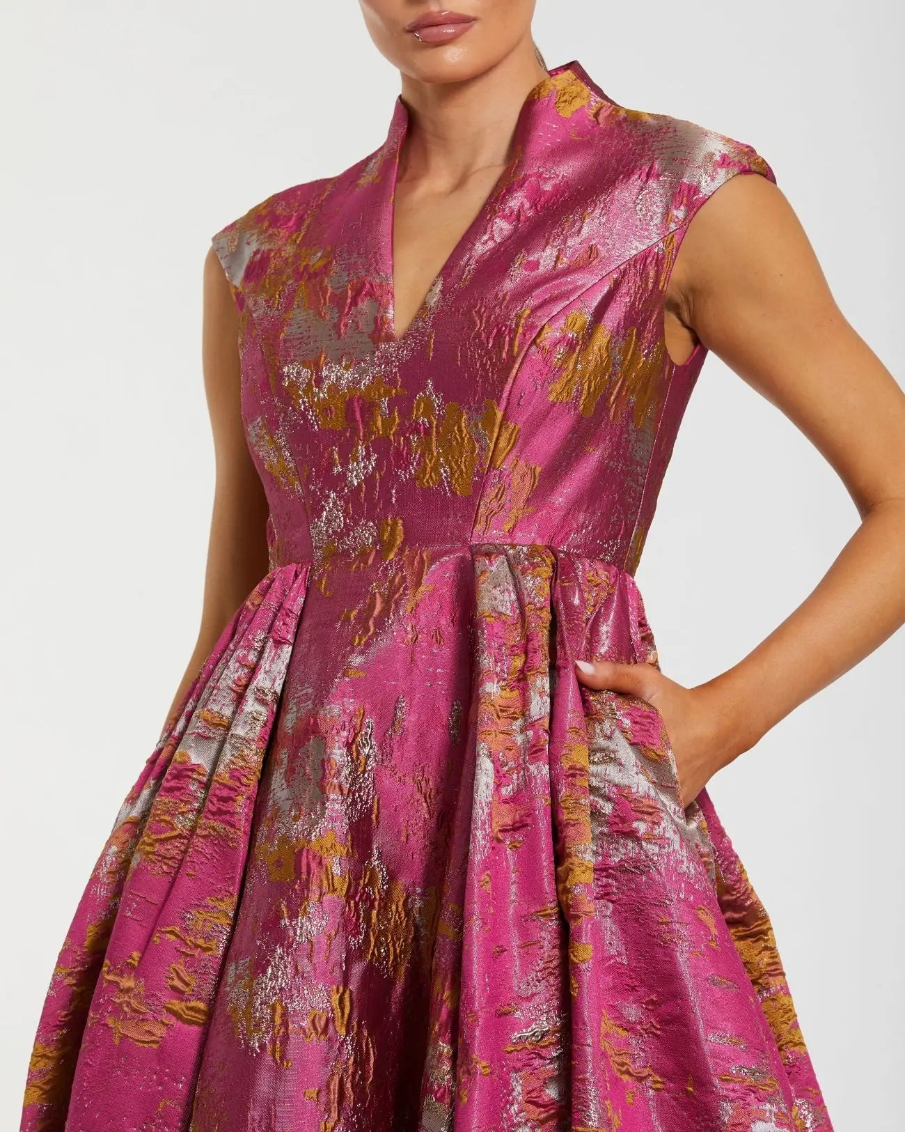 Pink Metallic Jacquard Ball Gown with Mandarin Collar - Image 2